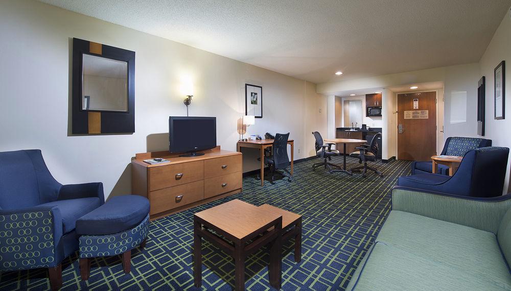 Fairfield Inn & Suites By Marriott Charleston Airport/Convention Center North Charleston Exterior photo