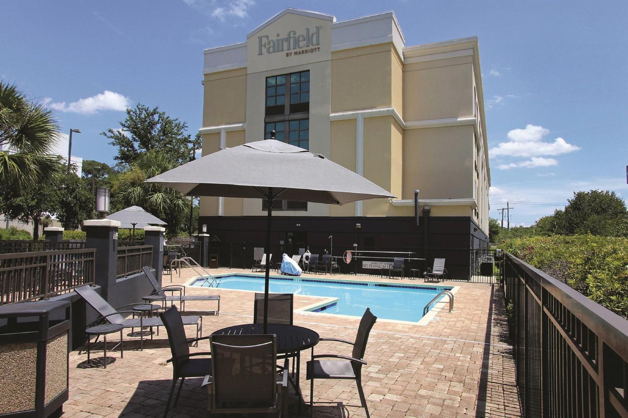 Fairfield Inn & Suites By Marriott Charleston Airport/Convention Center North Charleston Exterior photo