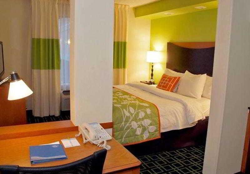 Fairfield Inn & Suites By Marriott Charleston Airport/Convention Center North Charleston Room photo